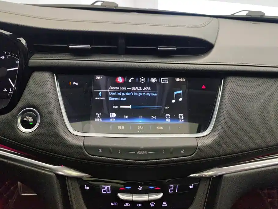 Фото 13 - Cadillac XT5
