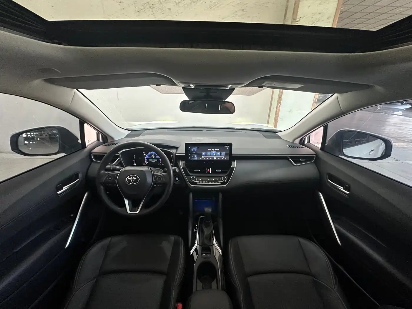 Toyota Frontlander 2023 2.0L CVT Luxury Edition фото 14