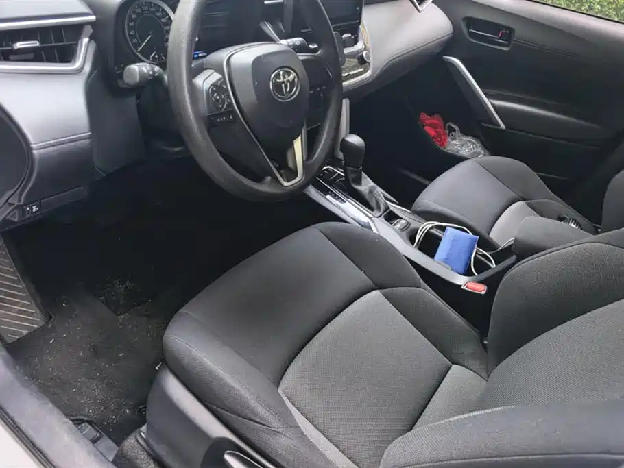 Toyota Frontlander 2022 2.0L CVT Elite фото 9