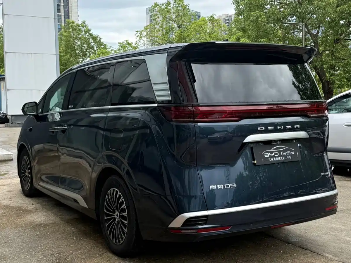 Denza D9 2025 2025 Model DM-i Smart Drive Edition 1020 AWD Flagship