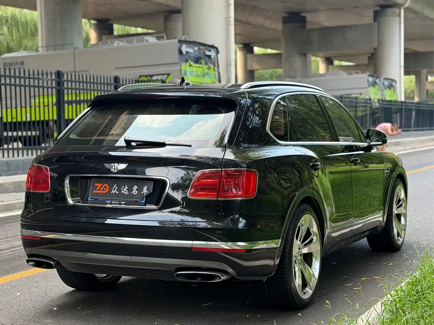 Bentley Bentayga 2017 2016 6.0T Standard Edition