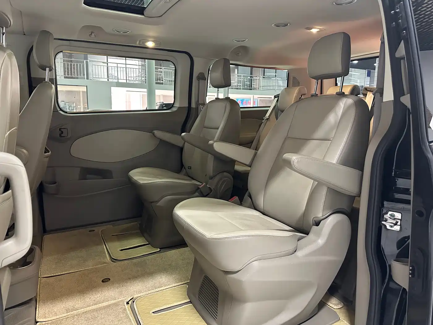 Ford Tourneo 2016 2.0T Manual Elite Edition фото 8