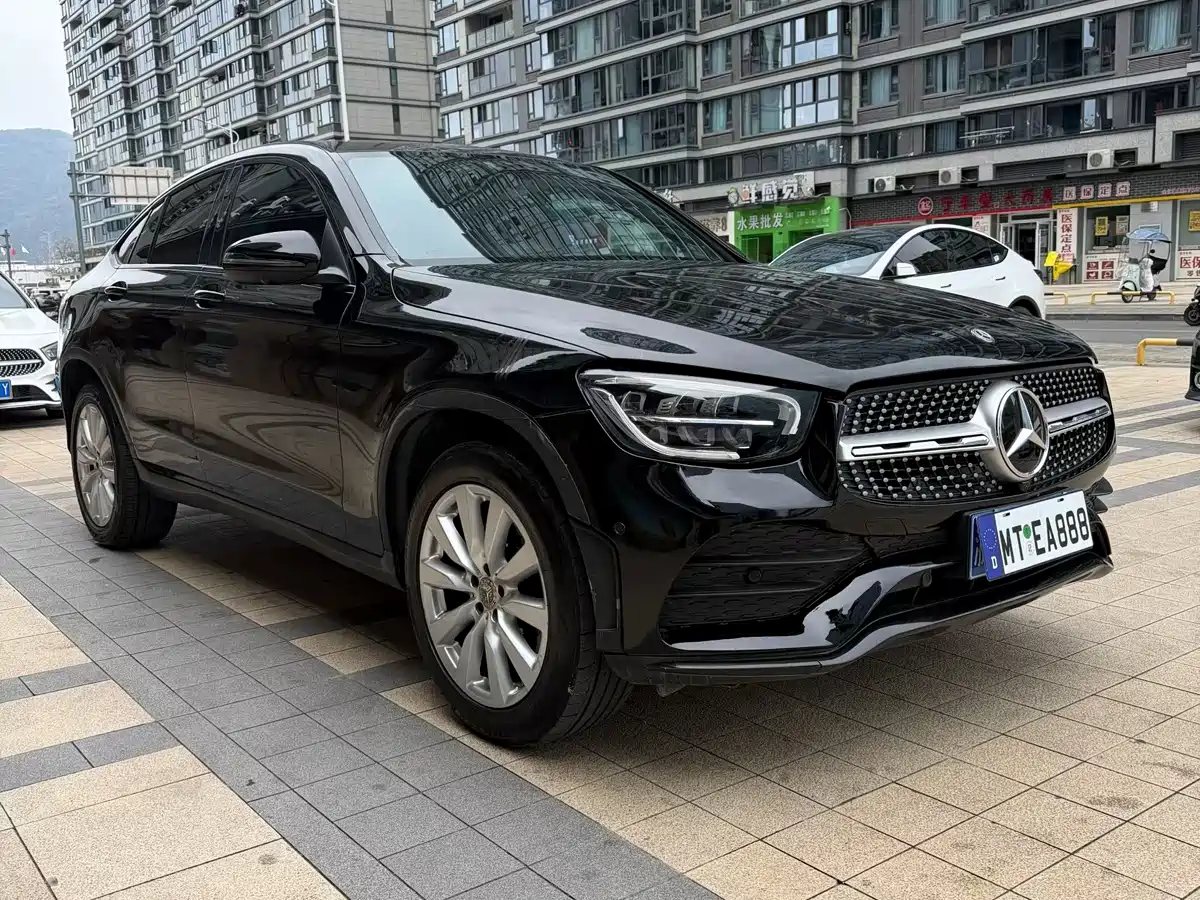 Mercedes-Benz GLC Coupe 2021 GLC 260 4MATIC Coupe SUV фото 3