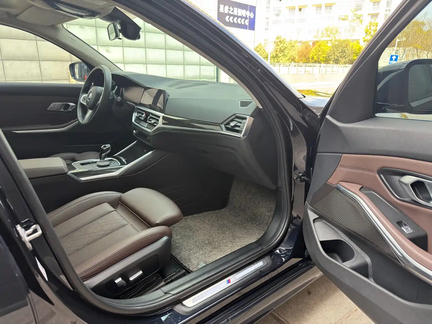 BMW 3 Series 2022 325Li M Sport Package фото 26