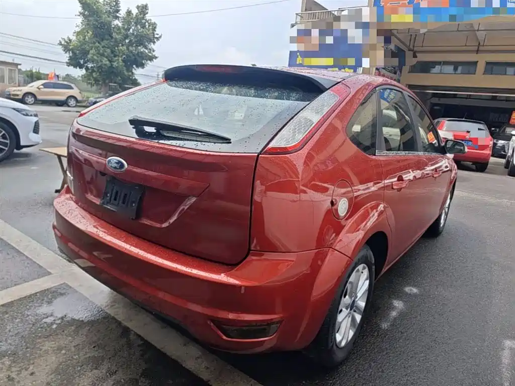 Фото 7 - Ford Focus