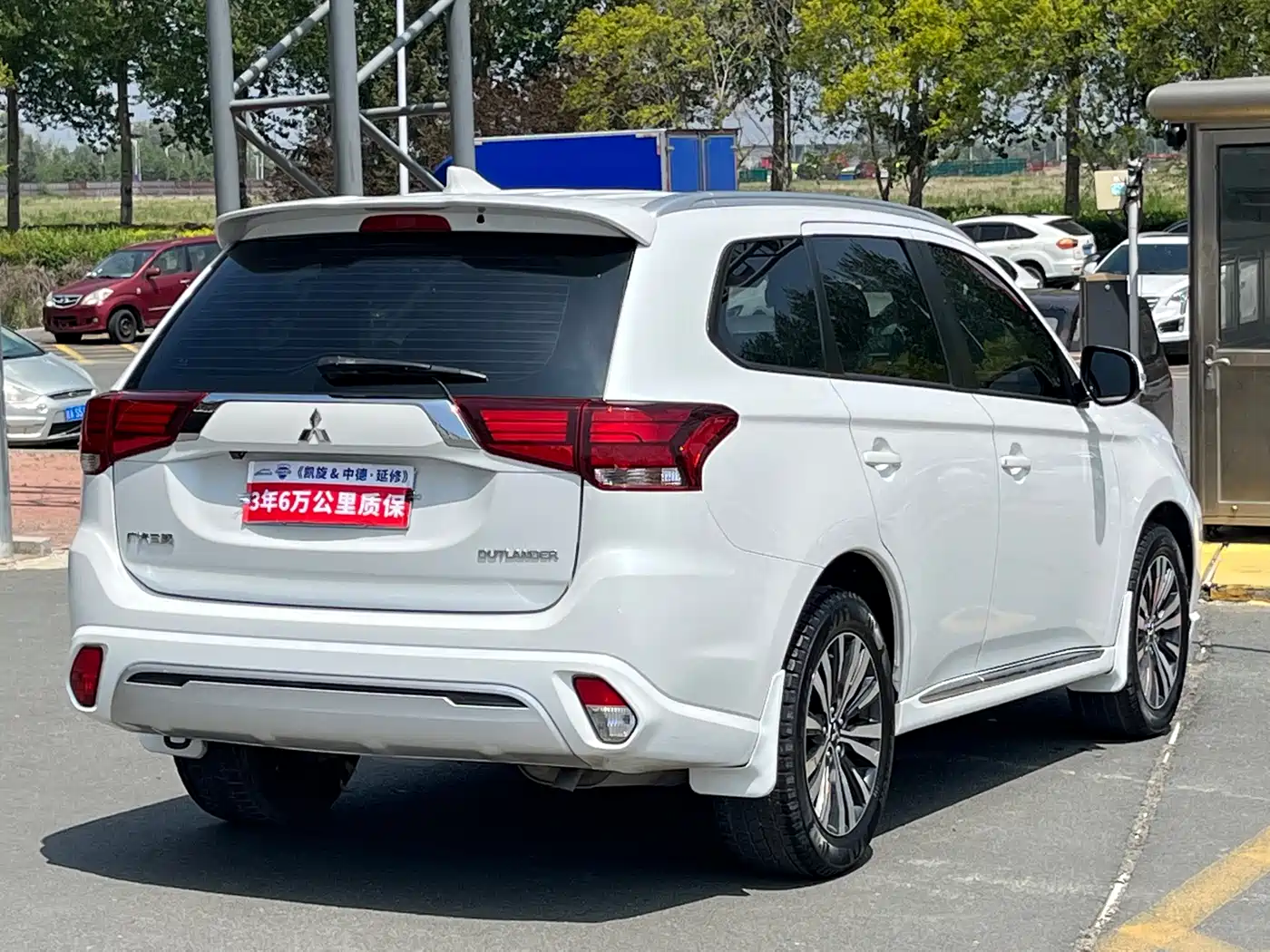 Mitsubishi Outlander 2021 Facelift 2.0L 2WD Premium Edition 5-Seater фото 6