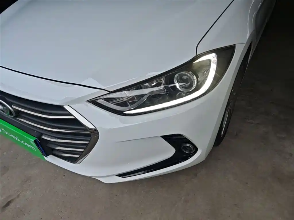 Hyundai Elantra 2016 Model 1.6L Automatic Smart Elite фото 24