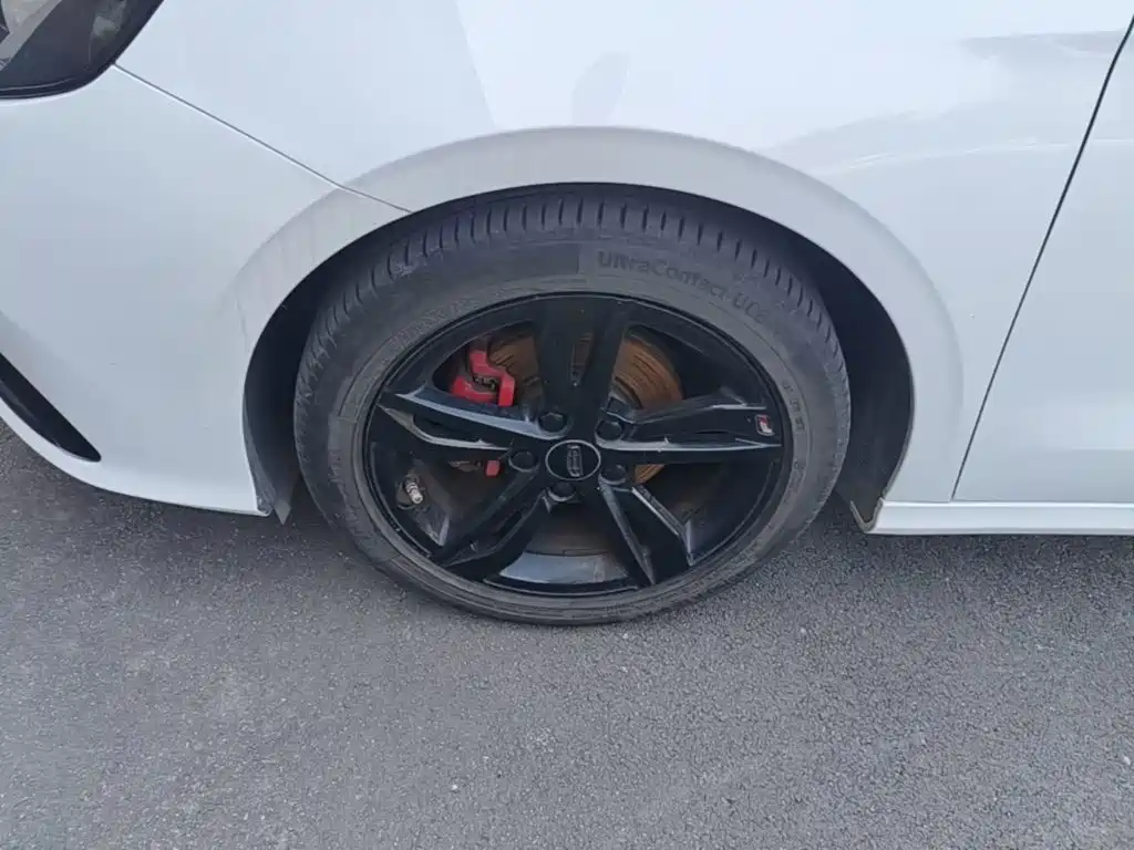 Фото 23 - Geely Binrui