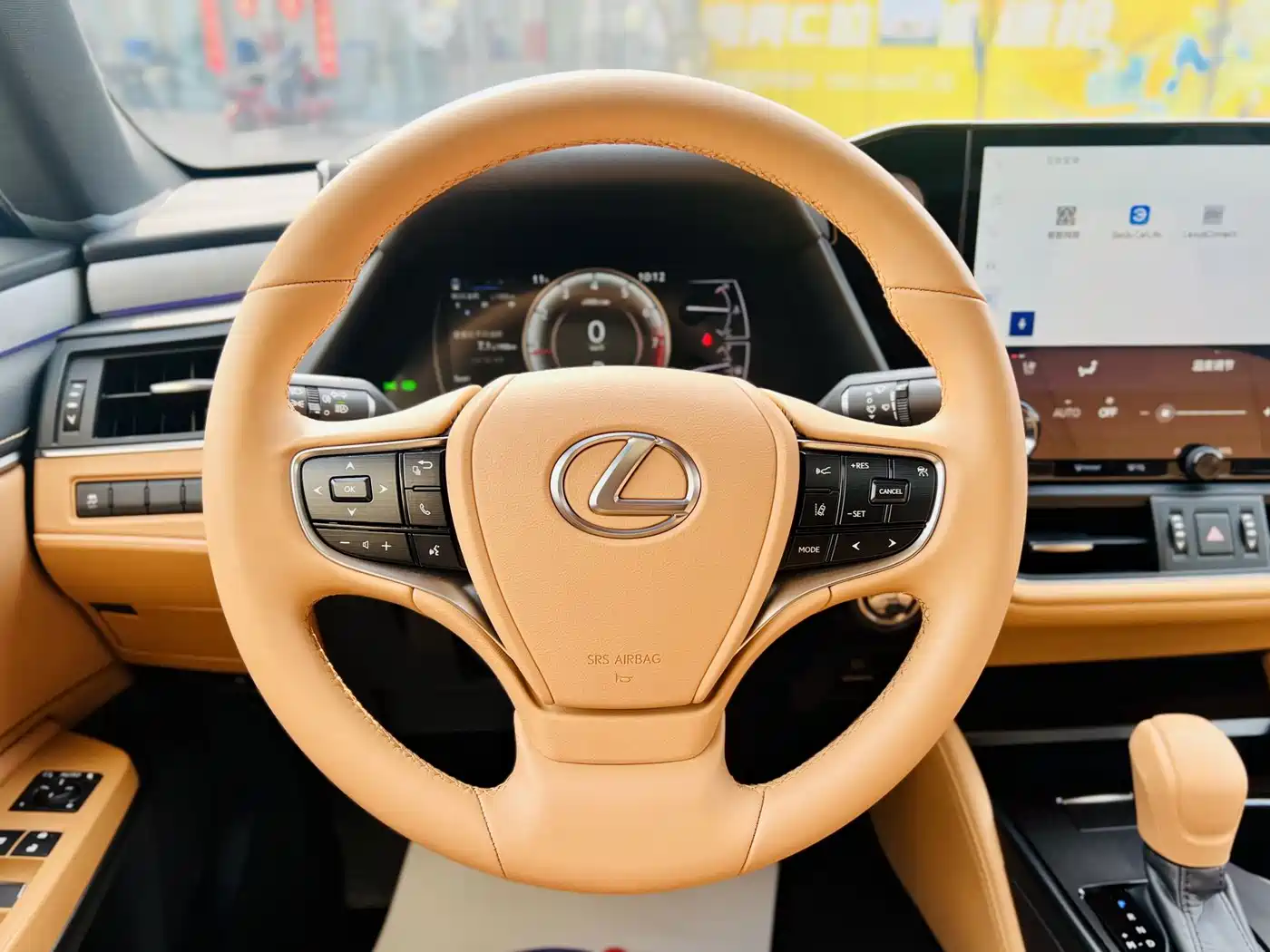 Lexus ES 2025 200 Ultimate Edition фото 9