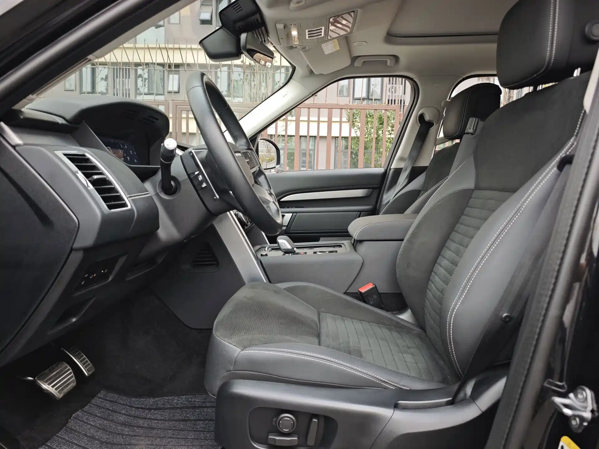 صورة 7 - Land Rover Discovery