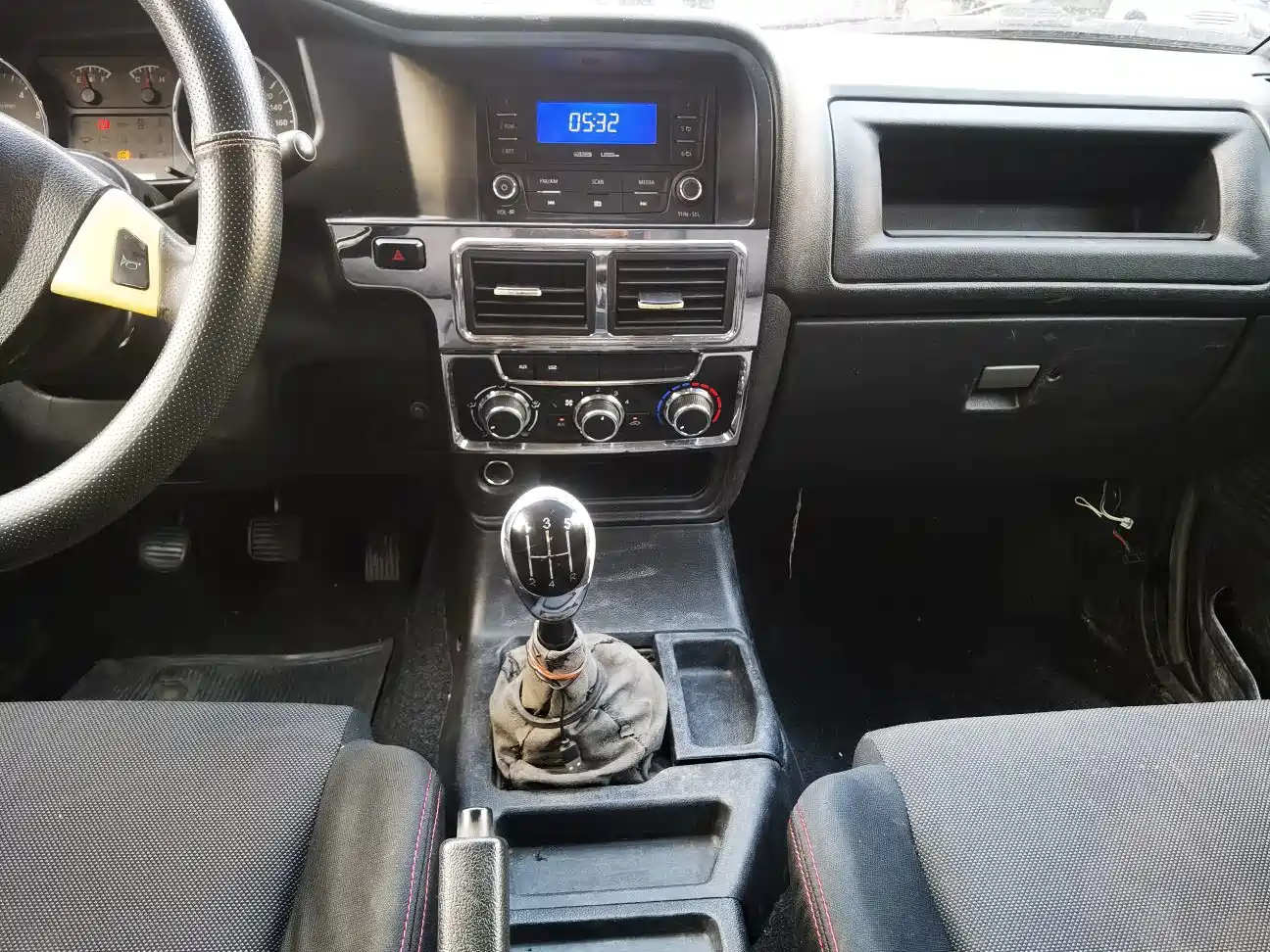 Isuzu Pickup 2016 2015 2.8T 2WD 4JB1CT