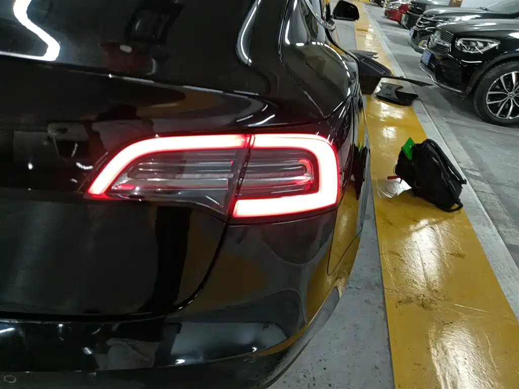 Tesla Model 3 (Import) 2019 2019 Long Range RWD Version