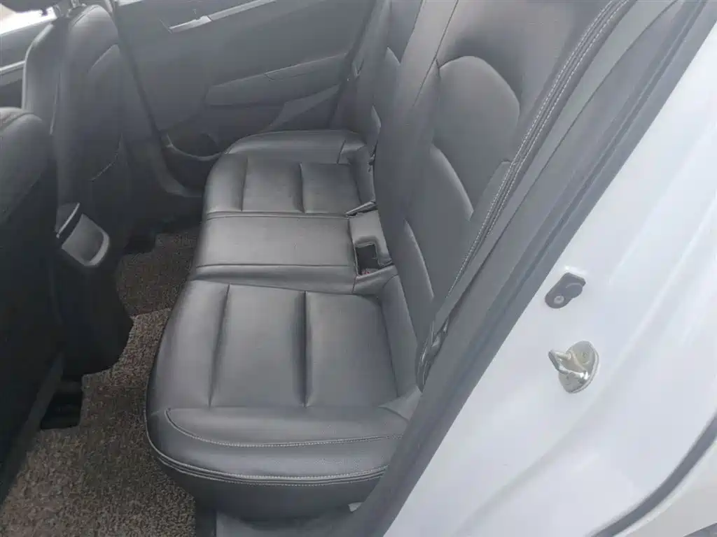 Hyundai Elantra 2016 Model 1.6L Automatic Smart Elite фото 17