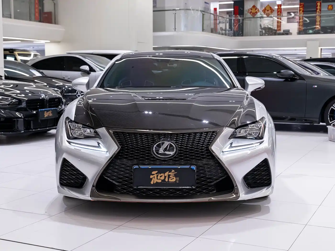 Lexus RC F 2015 F 5.0L Carbon Fiber Edition фото 2