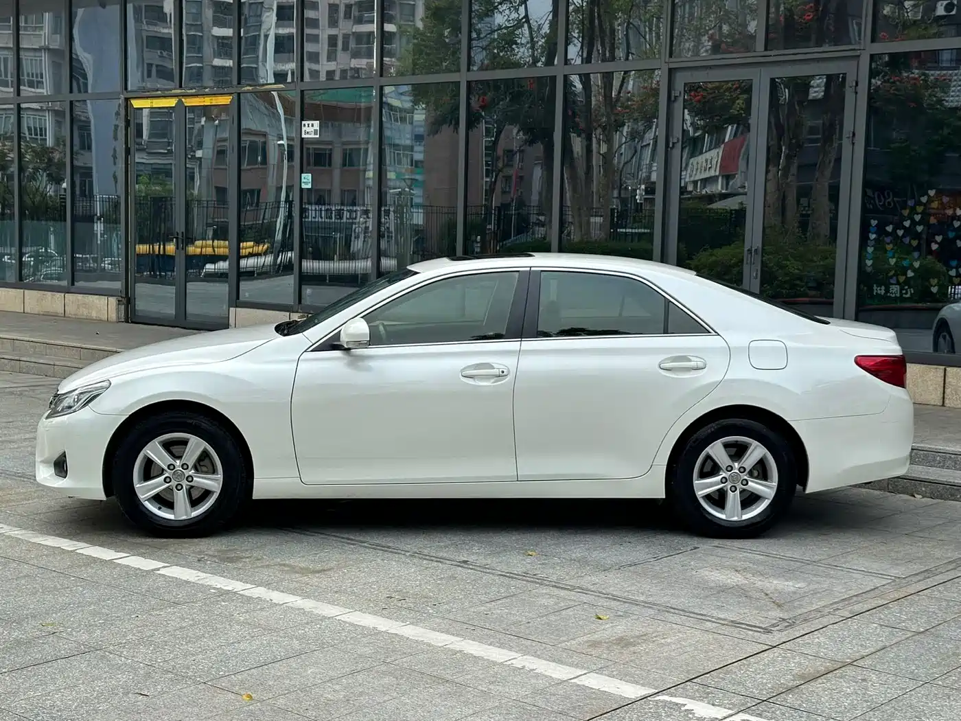 Toyota Reiz 2013 2.5V Elite Edition фото 6