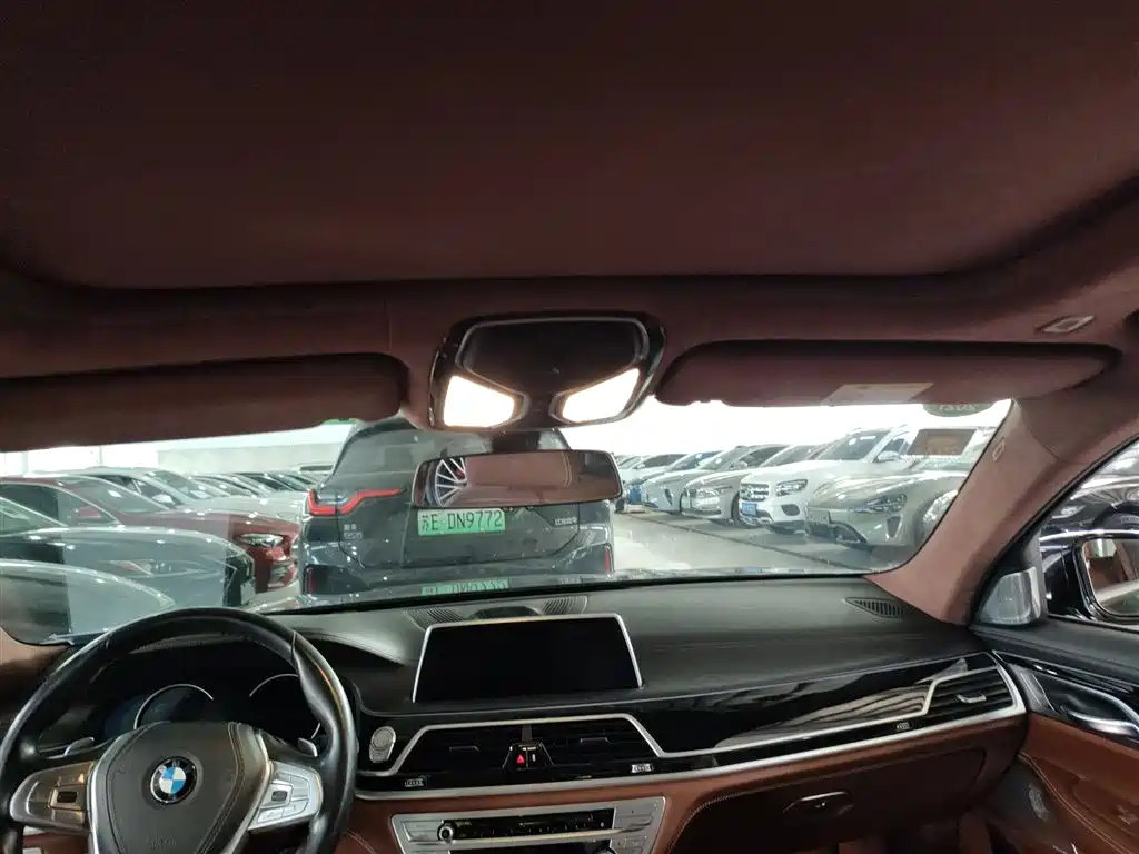 BMW 7 Series 2018 740Li xDrive Premium Type M Sport Package фото 8