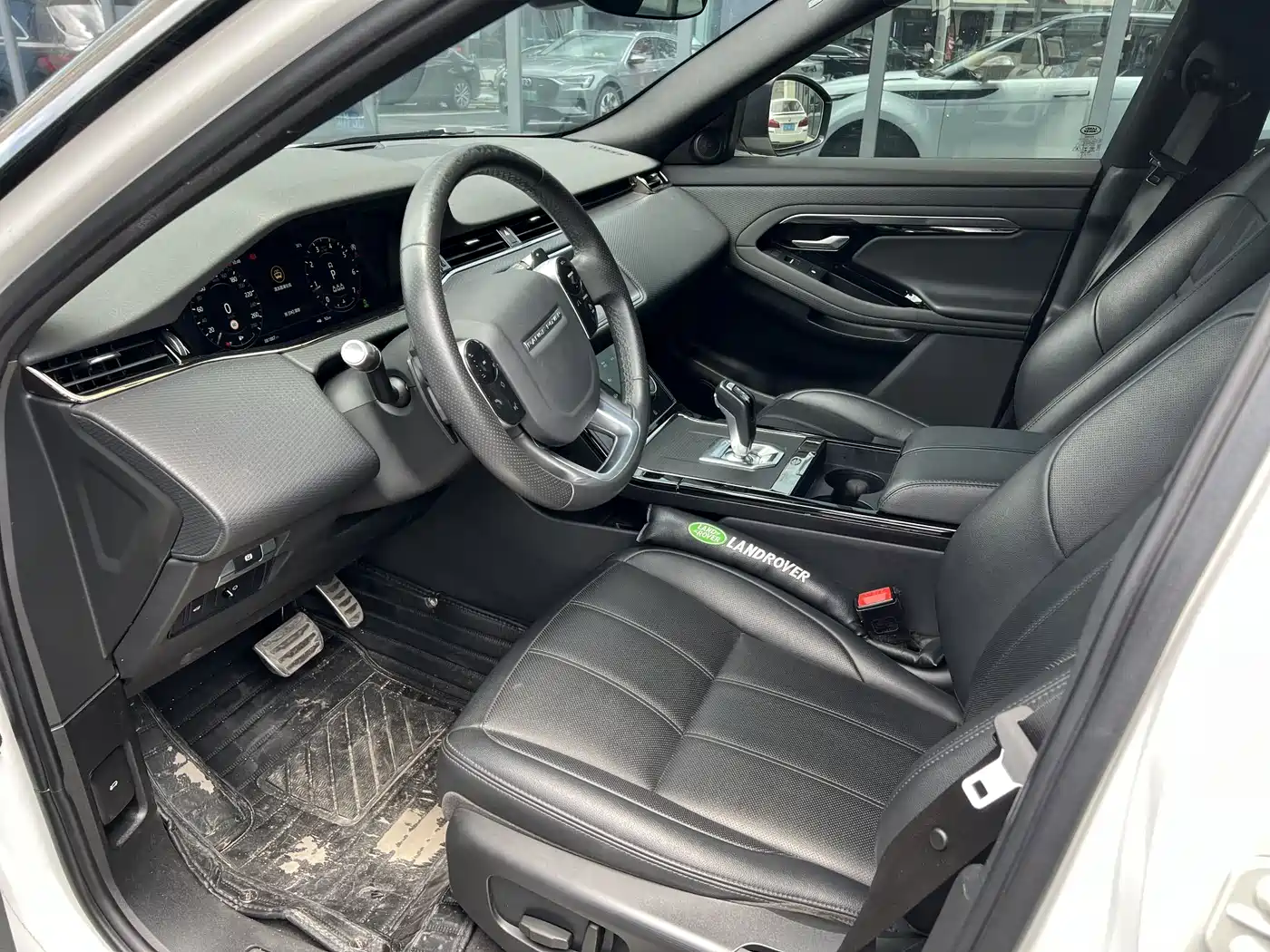 Land Rover Range Rover Evoque 2020 Model 249PS R-DYNAMIC S Gloss Black Sport Edition фото 3