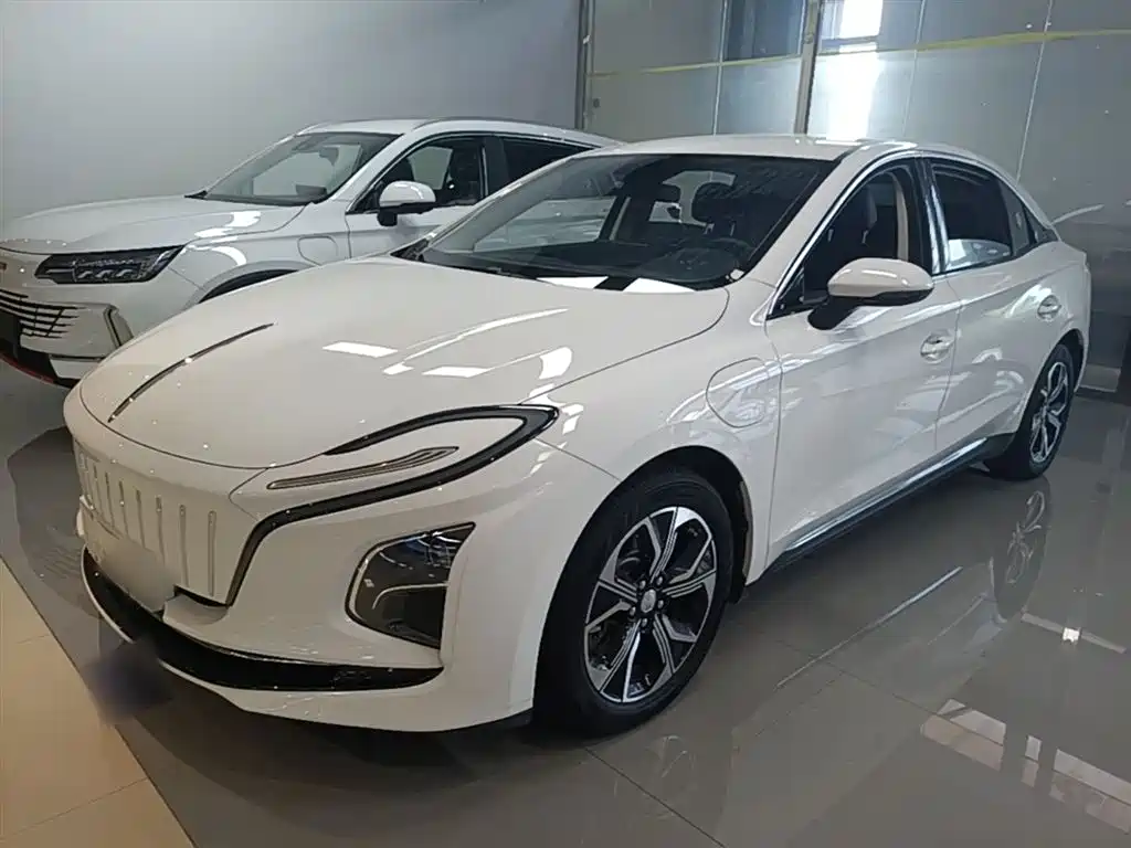 Hongqi E-QM5 2021 Charging Flag Joy Edition