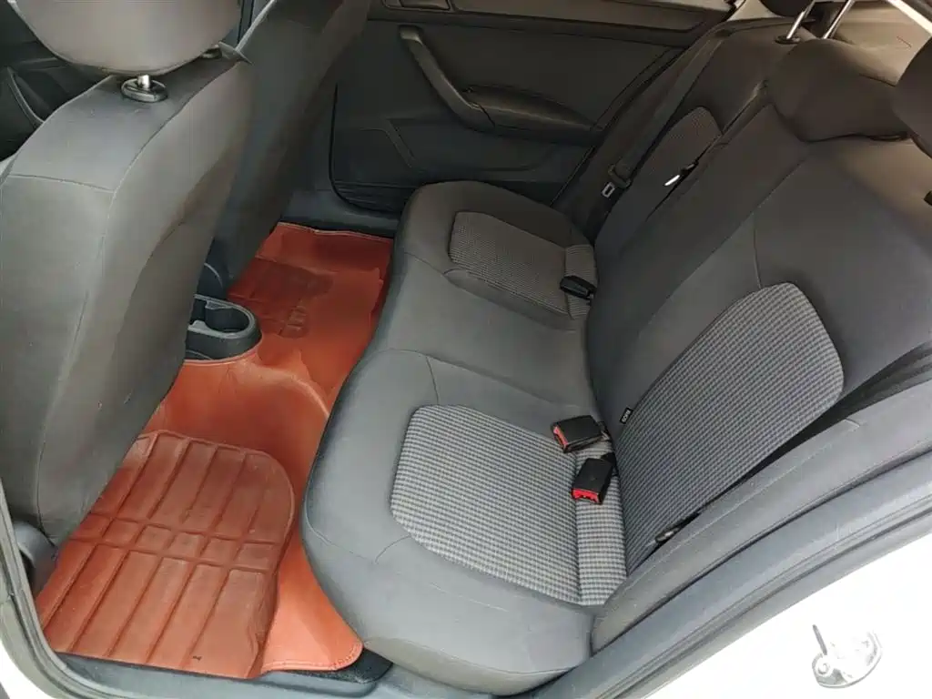 Volkswagen Santana 2016 1.4L Manual Trend Edition фото 17