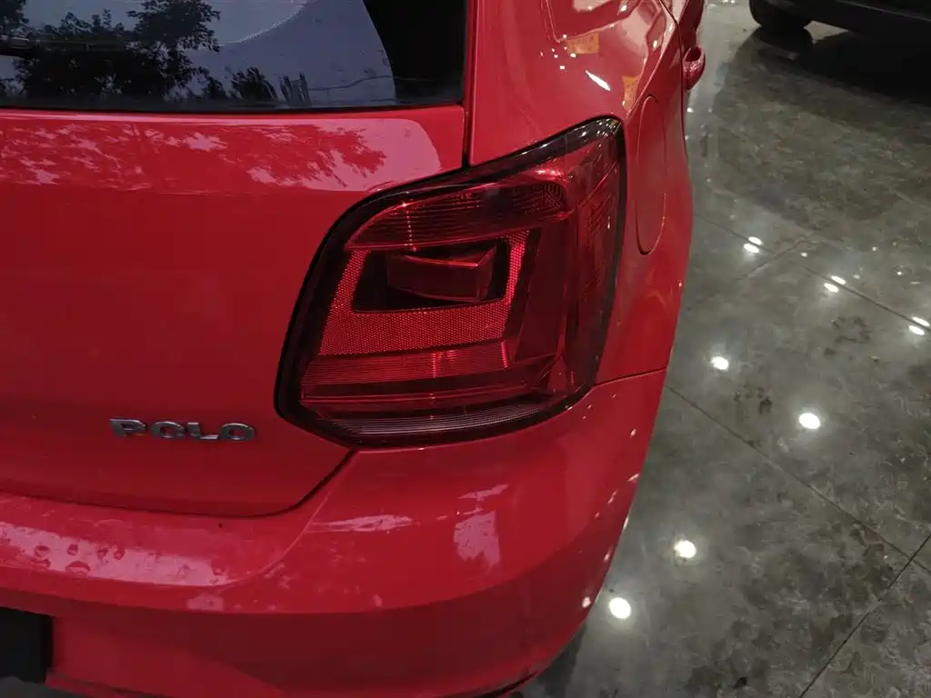 Volkswagen Polo 2016 1.4L Automatic Trend фото 8