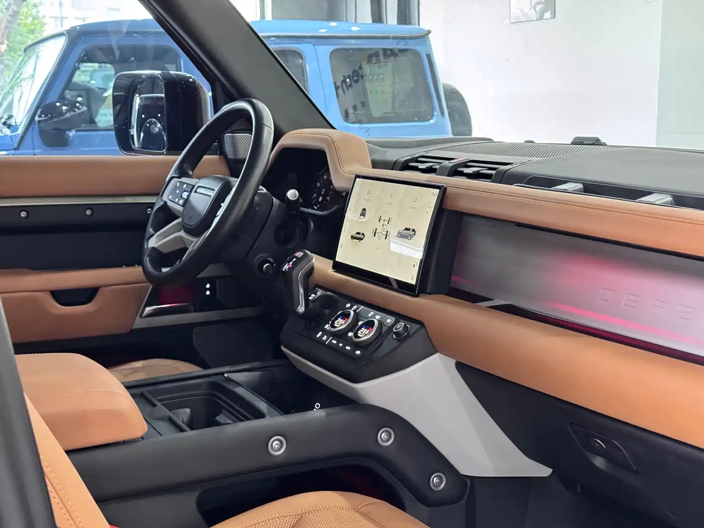 Land Rover Defender 2023 Model Year 130 3.0T P400 HSE фото 32