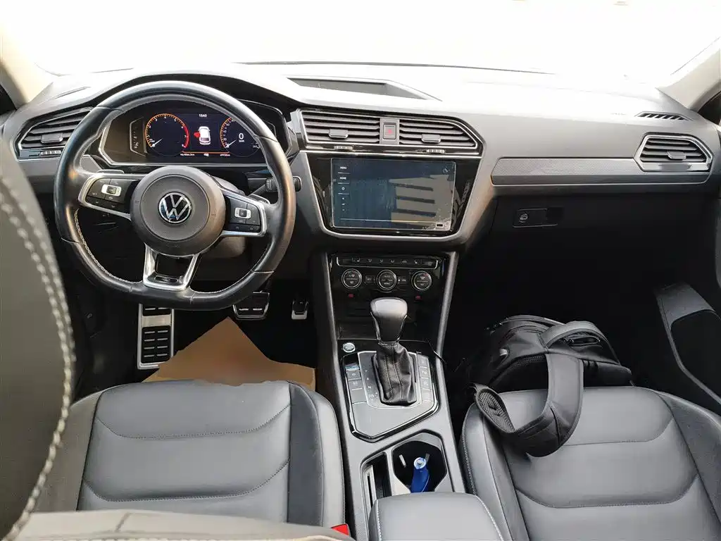 Volkswagen Tiguan L 2021 330TSI Automatic 2WD R-Line Premium фото 12