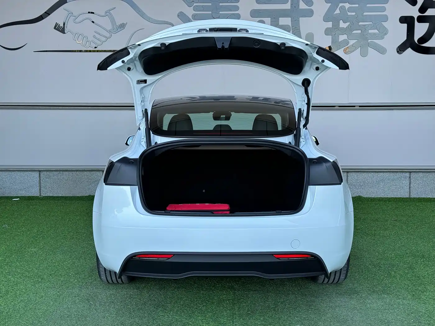 Tesla Model 3 2026 2025 Model Year Facelift Rear-Wheel Drive
