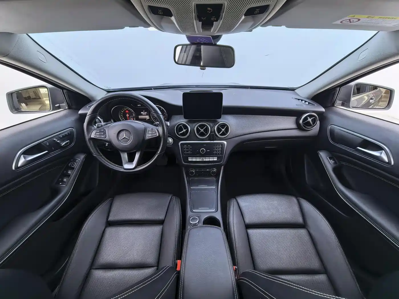 Mercedes-Benz GLA 2018 GLA 200 Dynamic фото 6