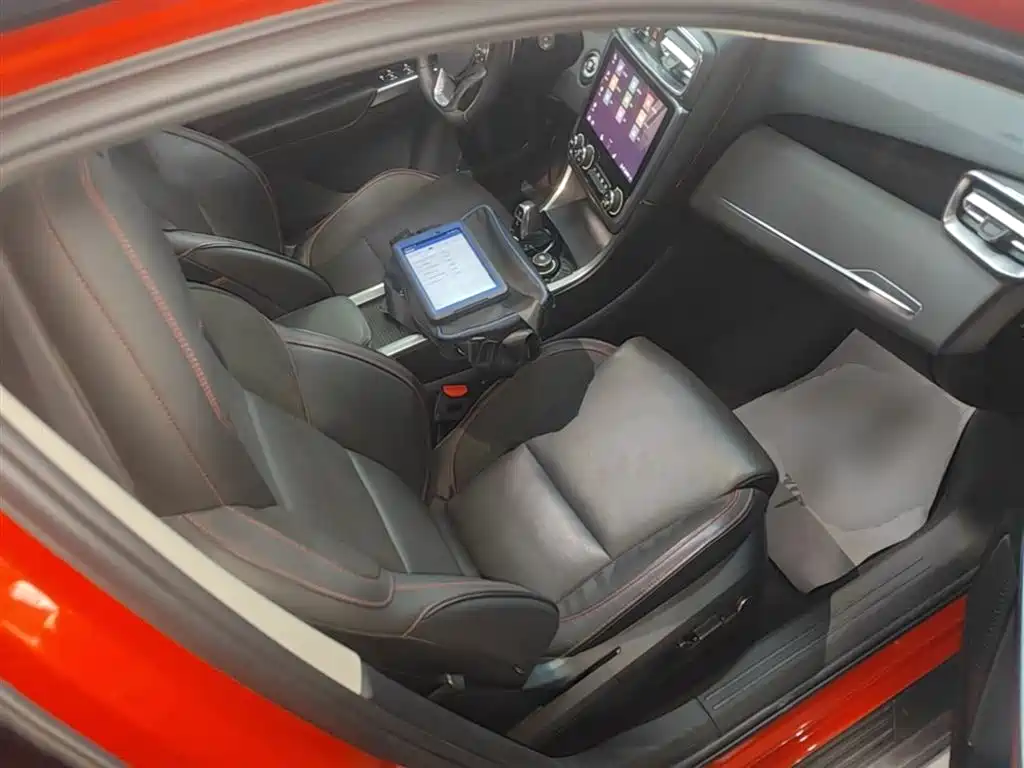 Lynk & Co 01 2019 2.0T AWD Pro Edition China V фото 25