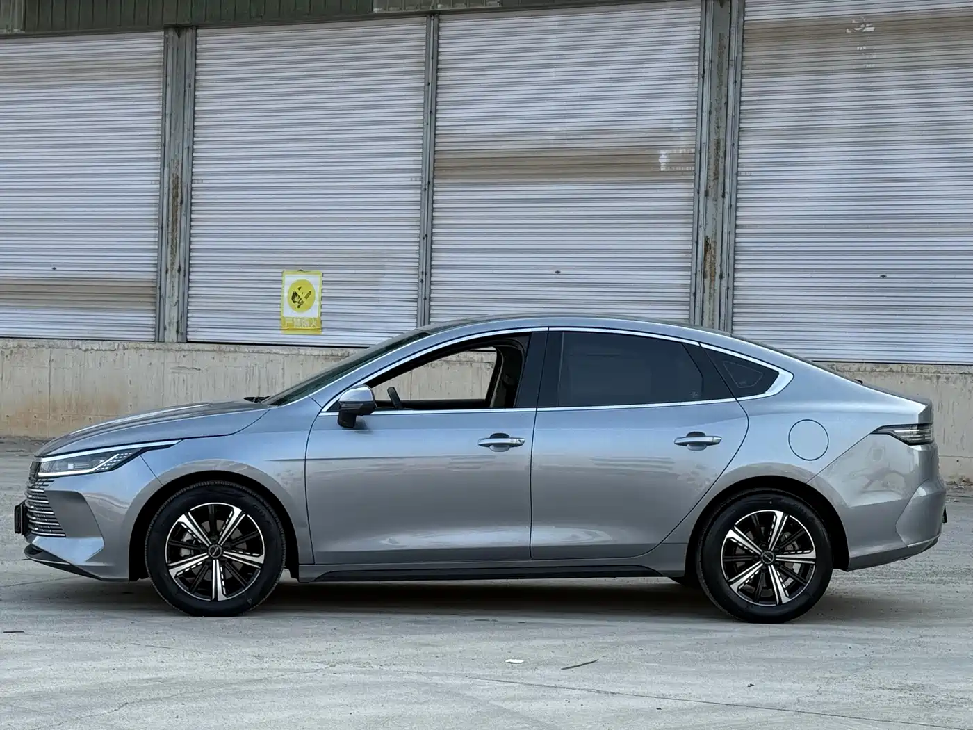 BYD Destroyer 05 2024 Glory Edition DM-i 120KM Luxury фото 4