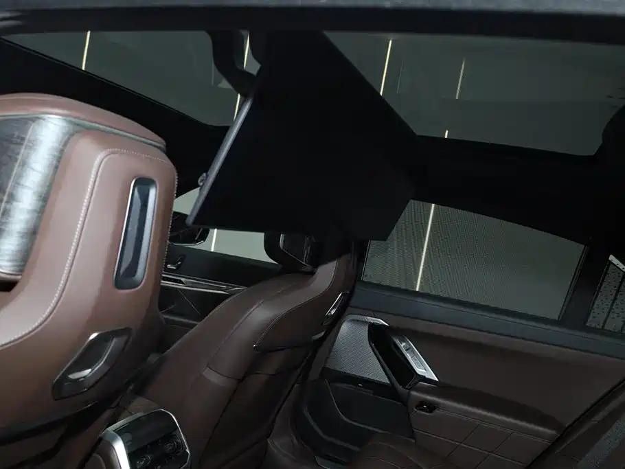 BMW 7 Series 2023 740Li Exclusive M Sport Package фото 24