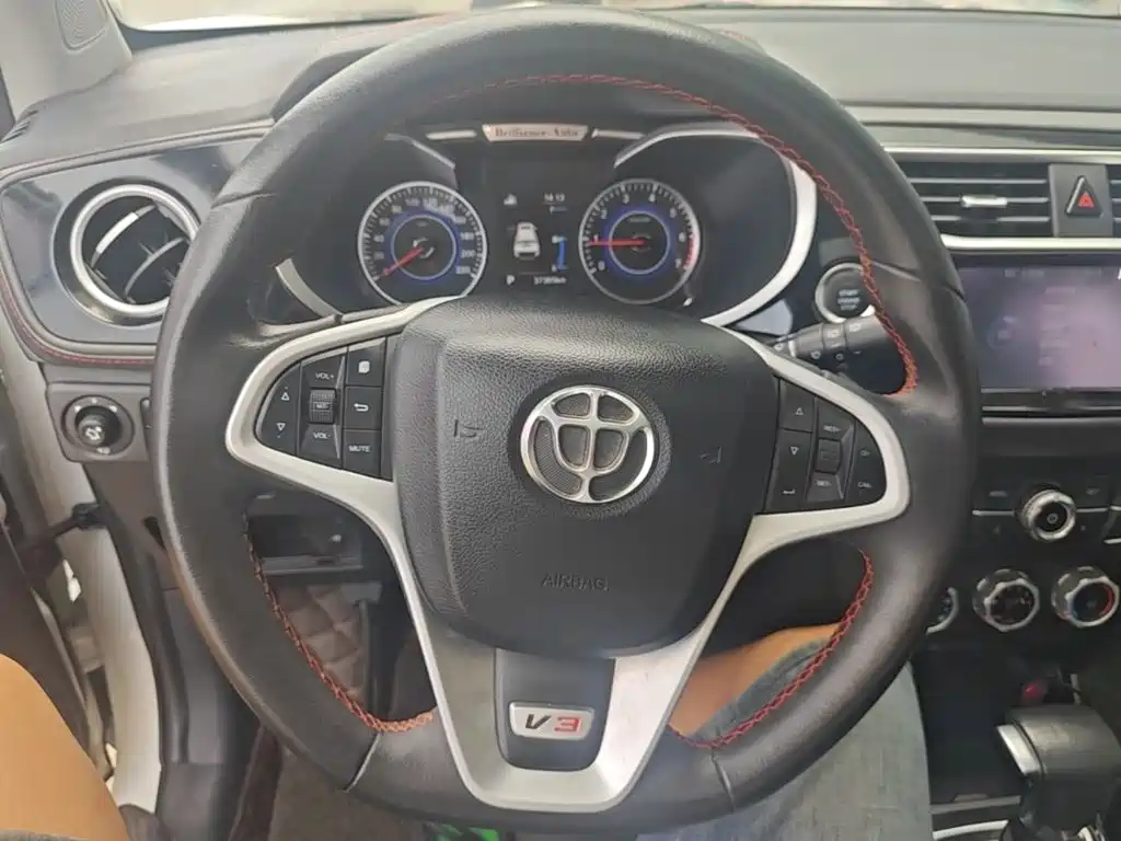Zhonghua V3 2016 2016 1.5L Automatic Smart
