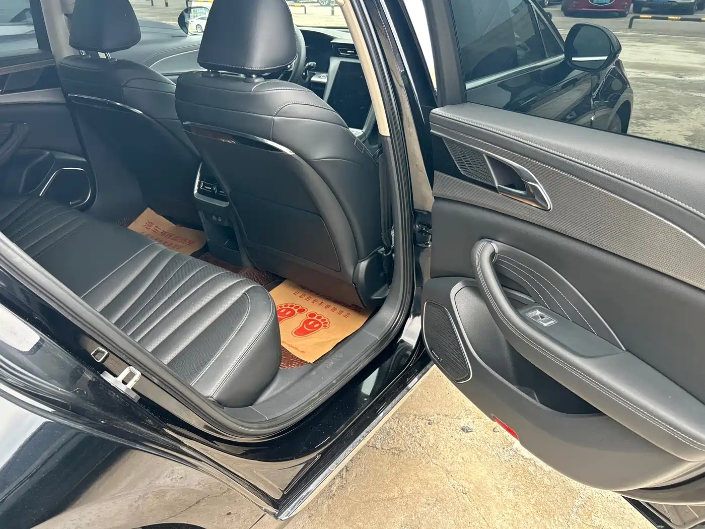Hongqi H5 2023 2.0T Auto Smart Connect Flag Comfort фото 16