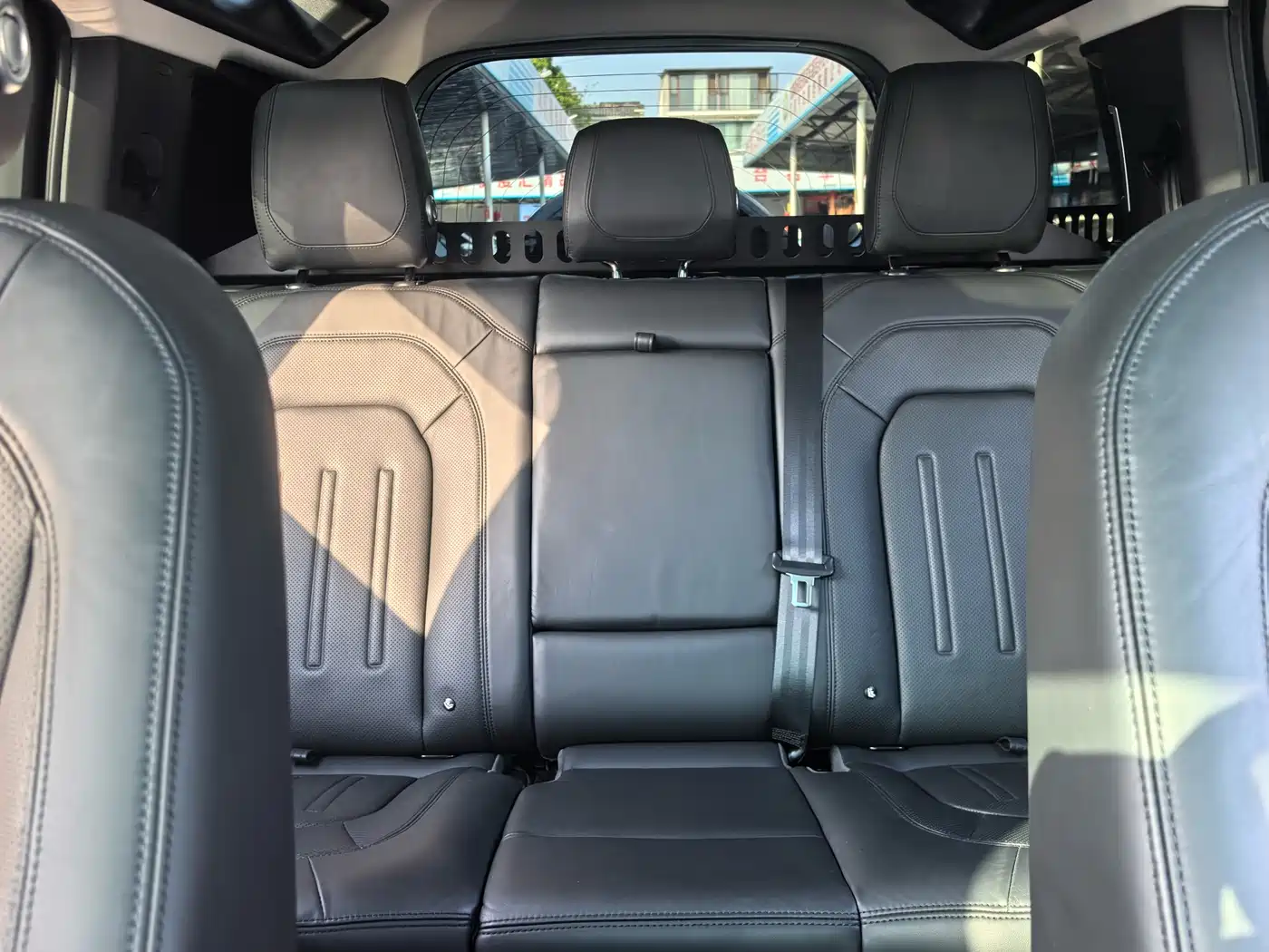 Land Rover Defender 2020 Model 110 P400 HSE фото 5