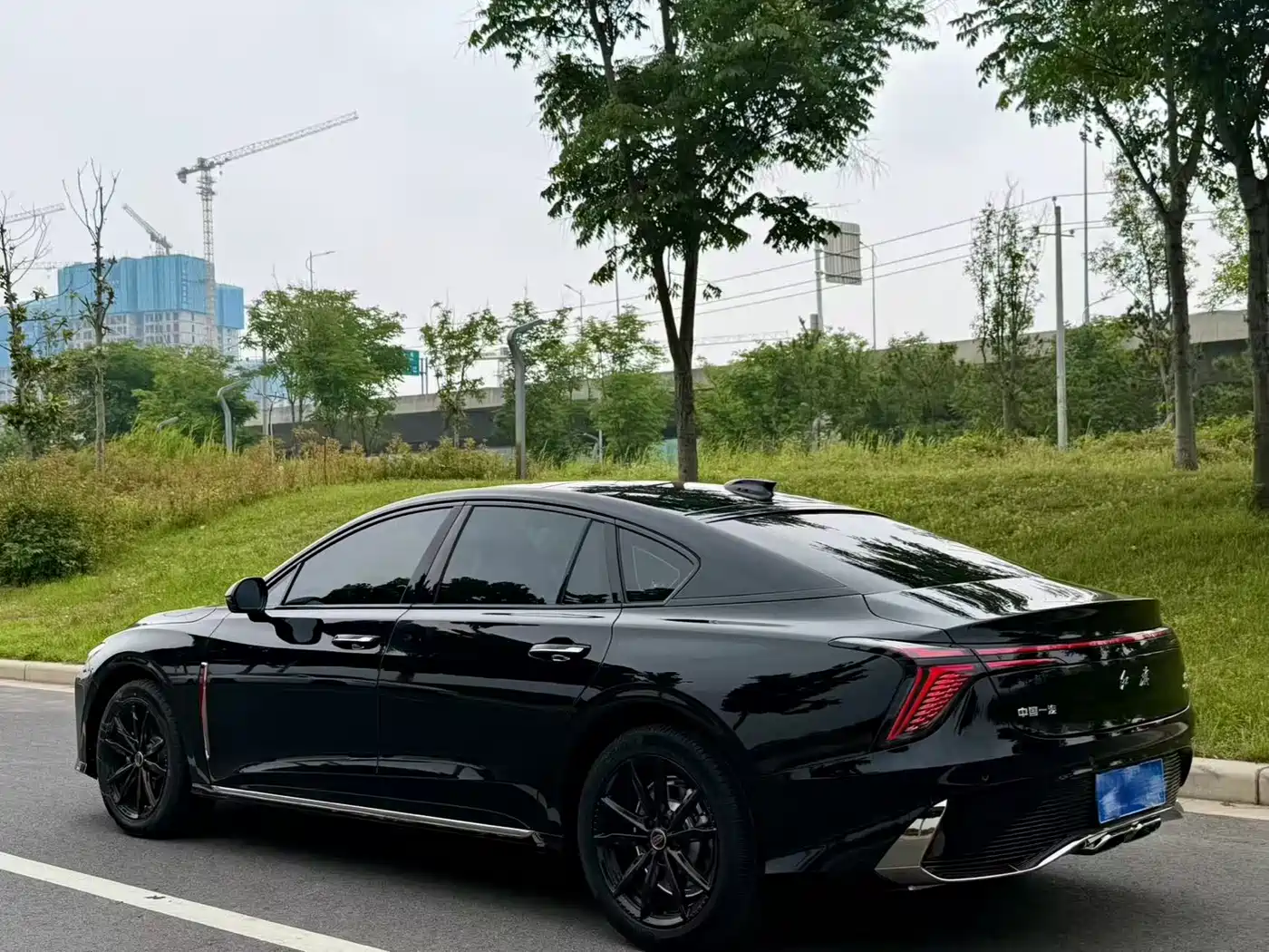 Hongqi H6 2024 Model 2.0T Fashion Edition фото 4
