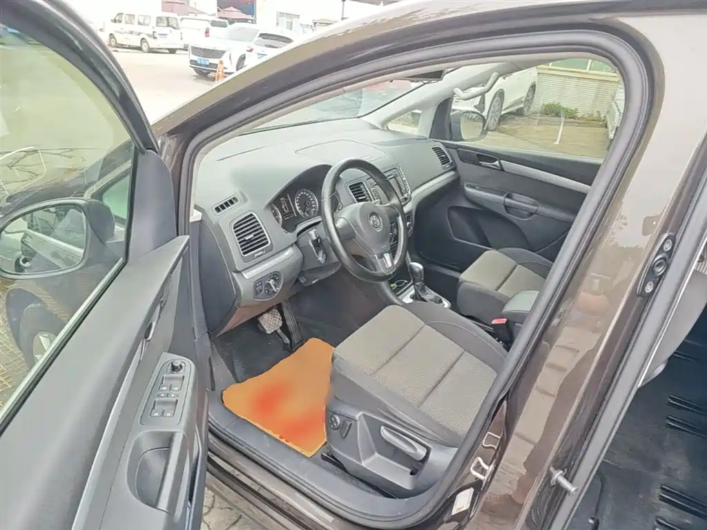 Volkswagen Sharan 2013 1.8TSI Standard фото 15
