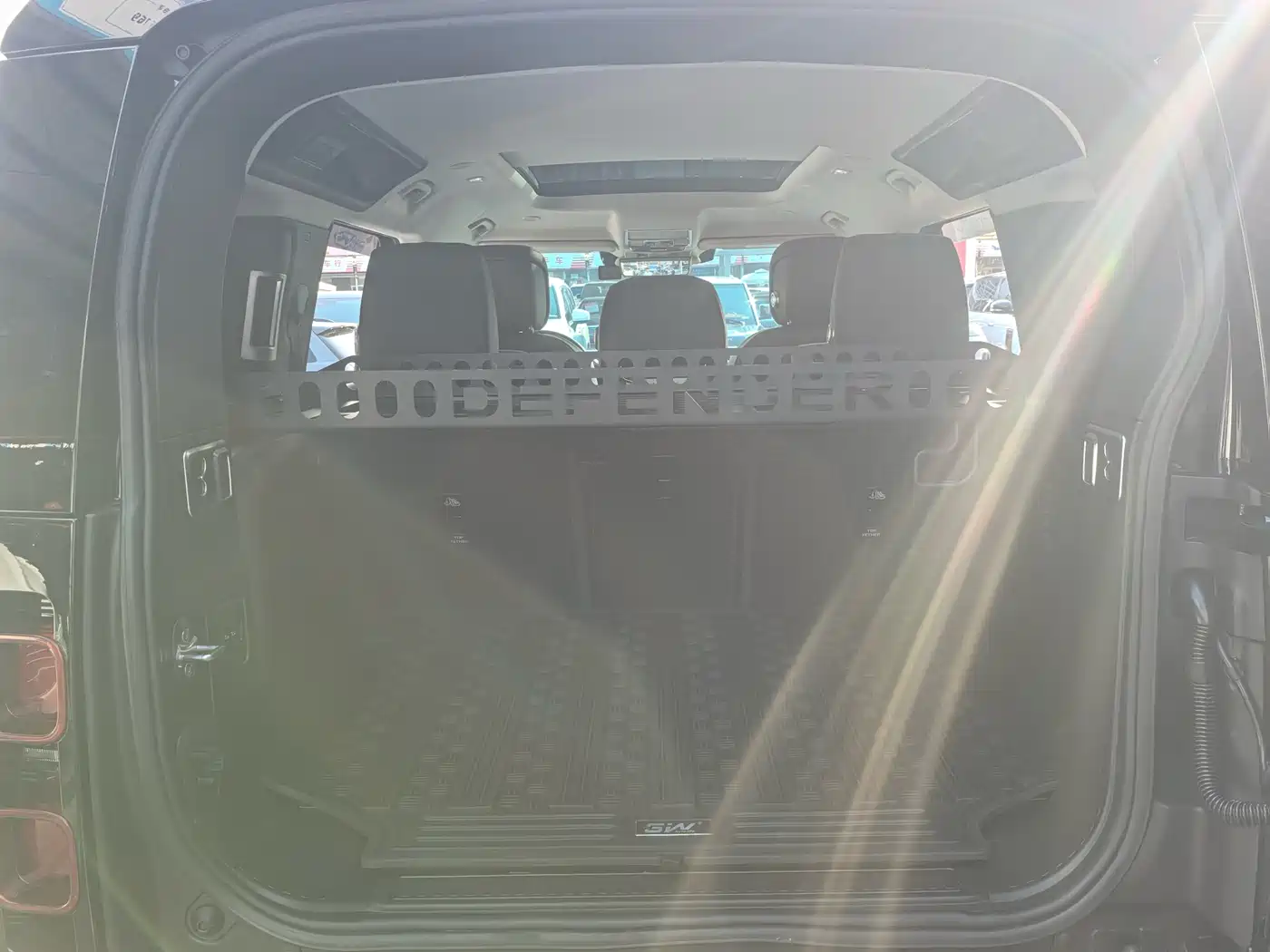 Land Rover Defender 2020 Model 110 P400 HSE фото 13