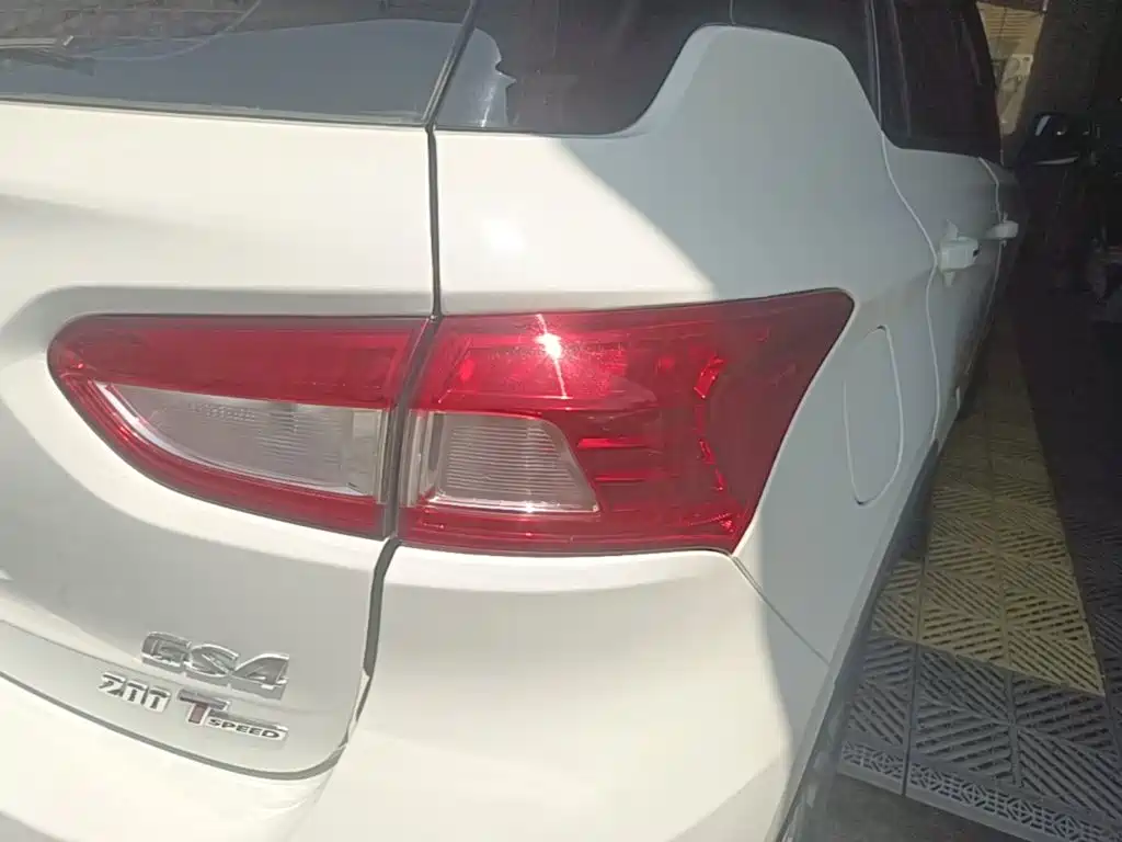 GAC Trumpchi GS4 2015 2015 200T G-DCT Comfort Edition