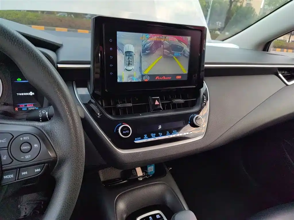 Toyota Corolla 2021 Hybrid 1.8L E-CVT Pioneer Edition фото 5