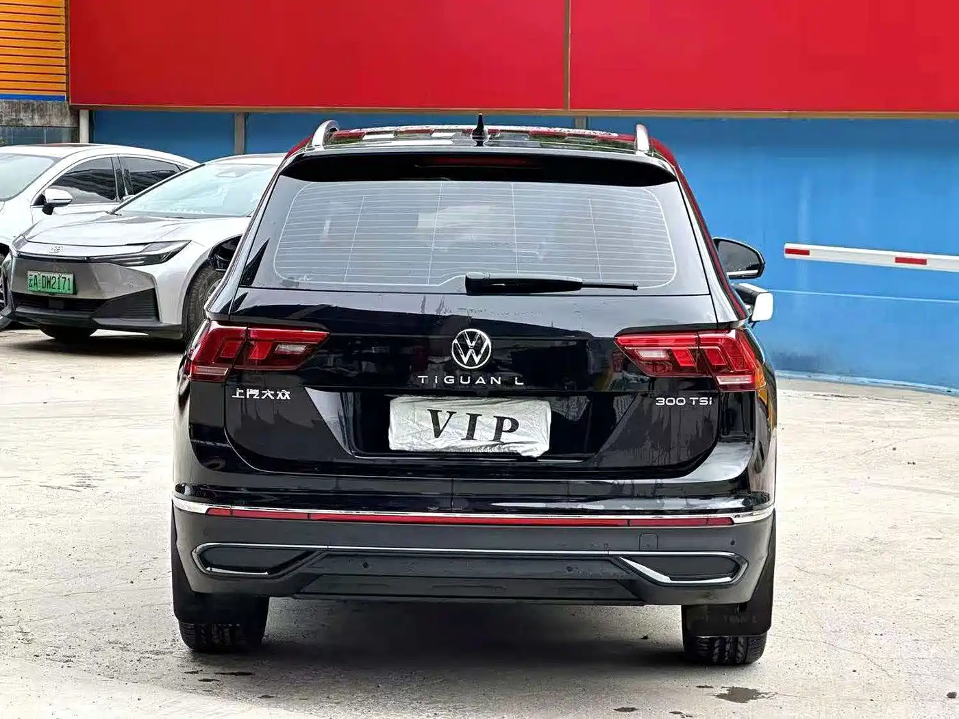 Volkswagen Tiguan L 2025 Model 300TSI Auto 2WD Dragon Edition фото 4