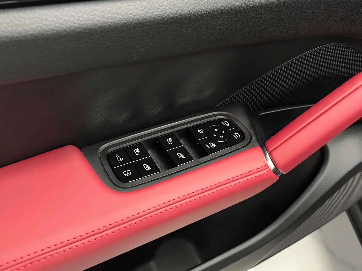 Porsche Cayenne New Energy 2019 Cayenne E-Hybrid 2.0T фото 26