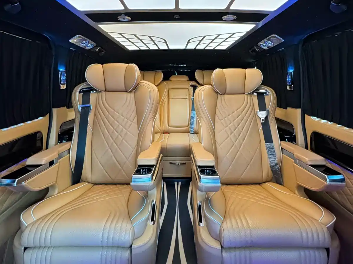 Mercedes-Benz Vito 2021 2.0T Elite 7-Seater фото 7