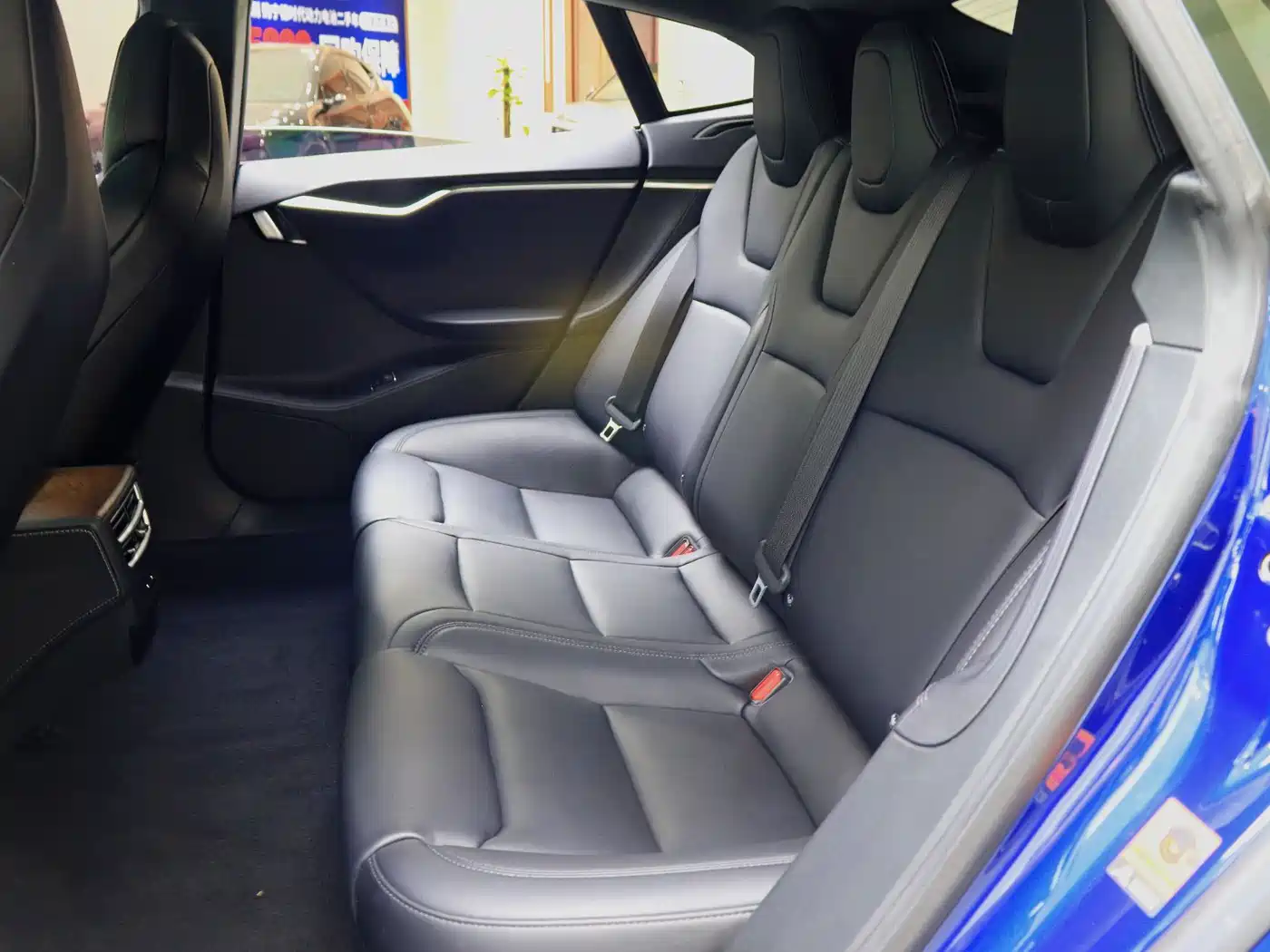 TESLA MODEL S