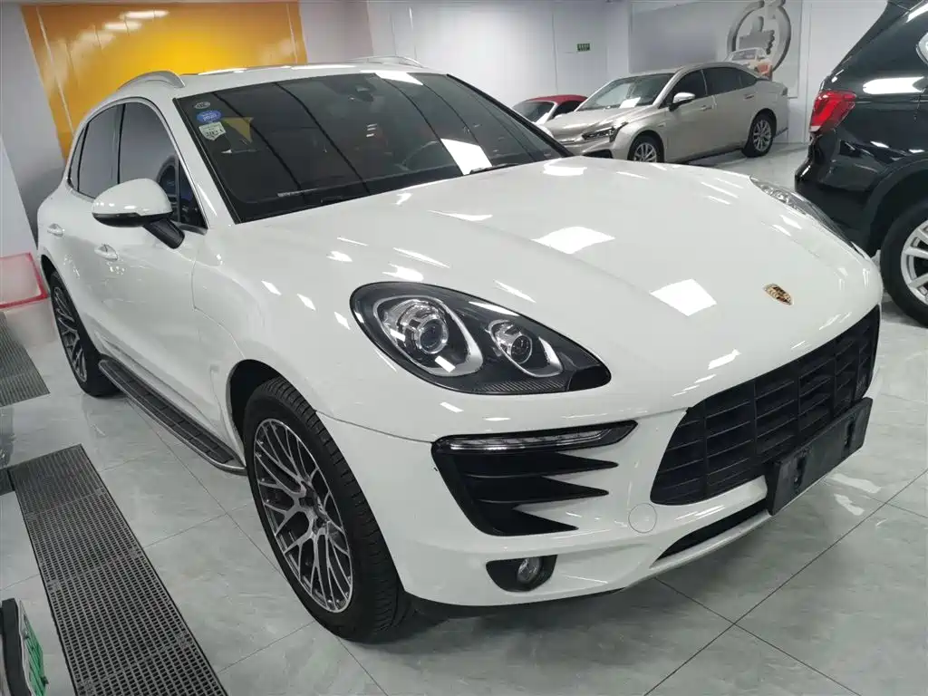 Porsche Macan 2017 Macan 2.0T фото 23