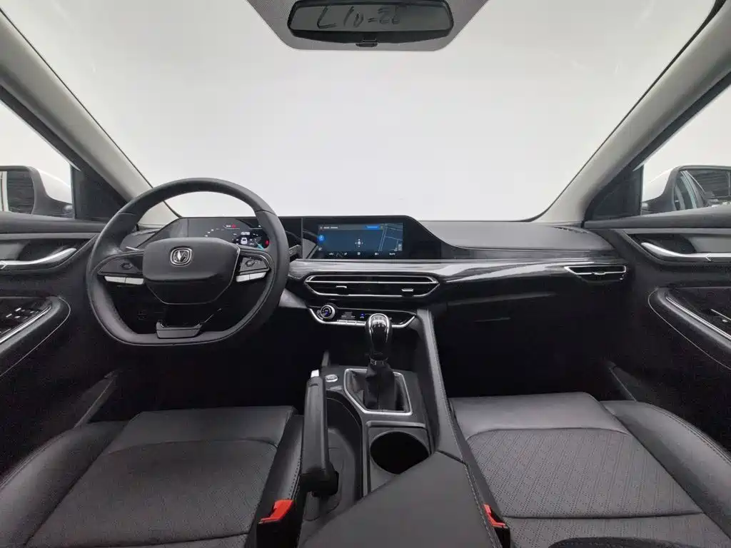 Фото 5 - Changan Eado