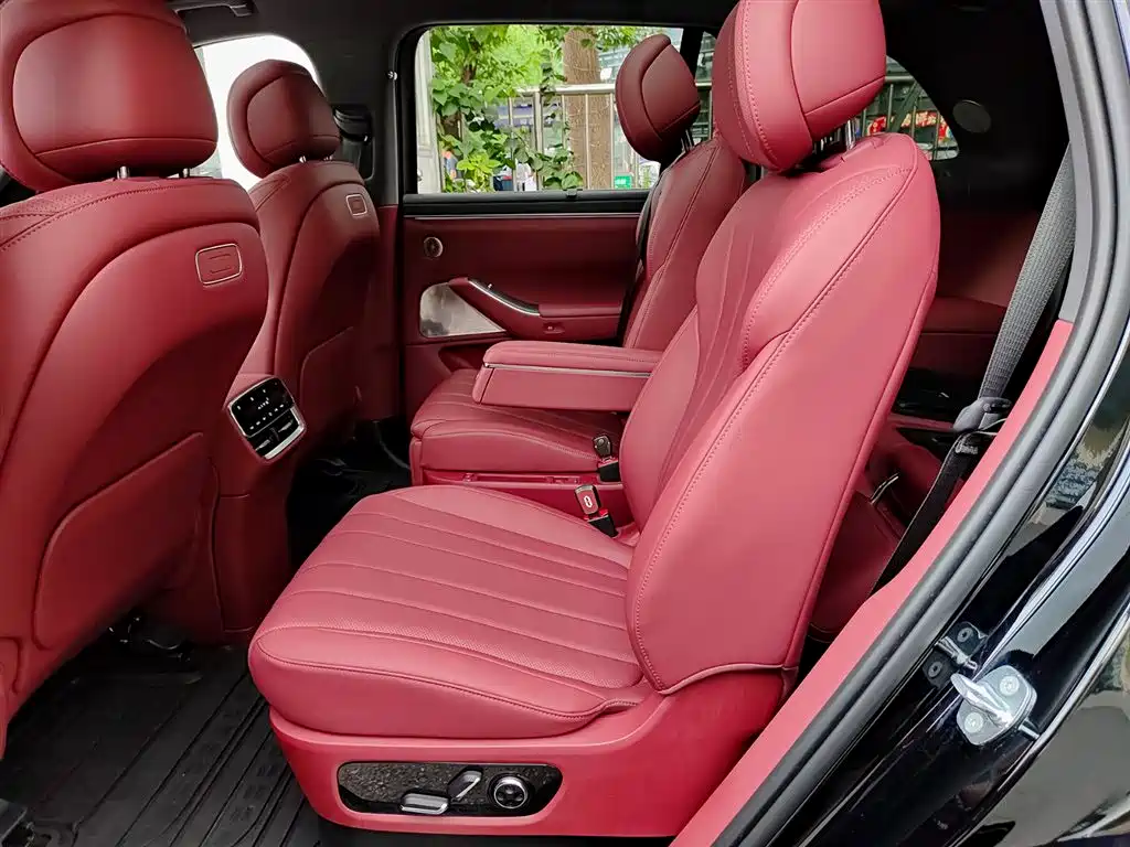 AITO Wenjie AITO M7 2026 Extended Range Max AWD 6-seater фото 8
