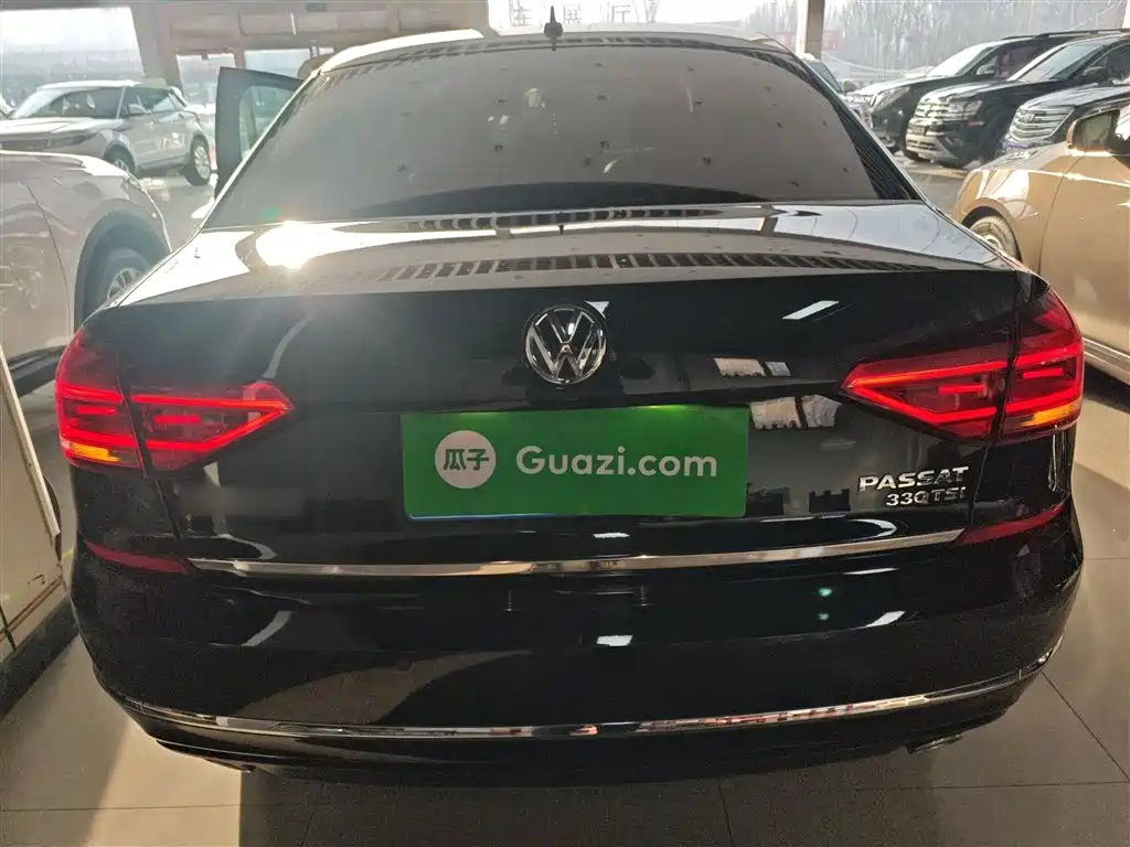 Volkswagen Passat 2017 330TSI DSG Prestige фото 6
