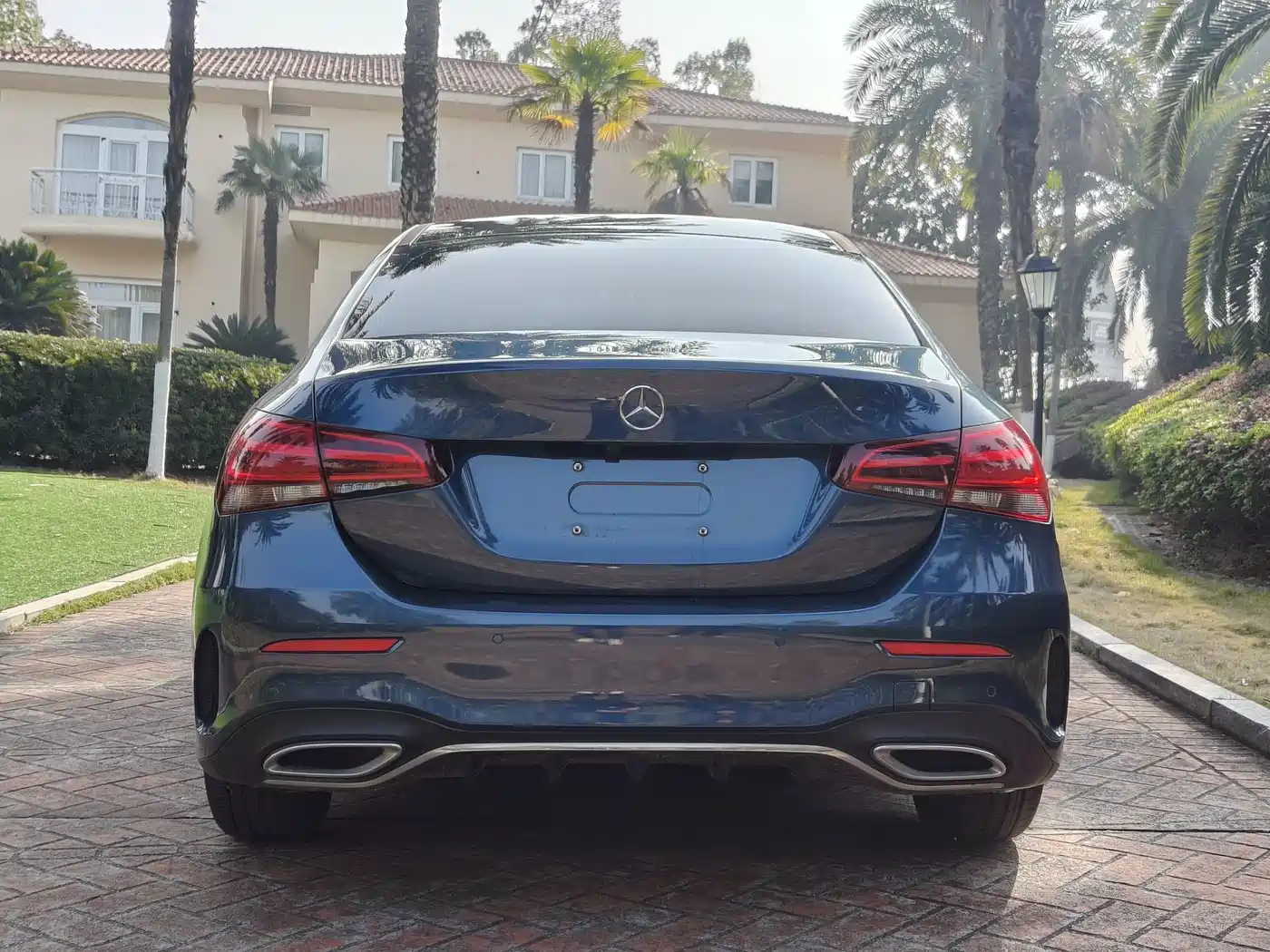 Mercedes-Benz A-Class 2019 A 180 L Sport Sedan фото 4