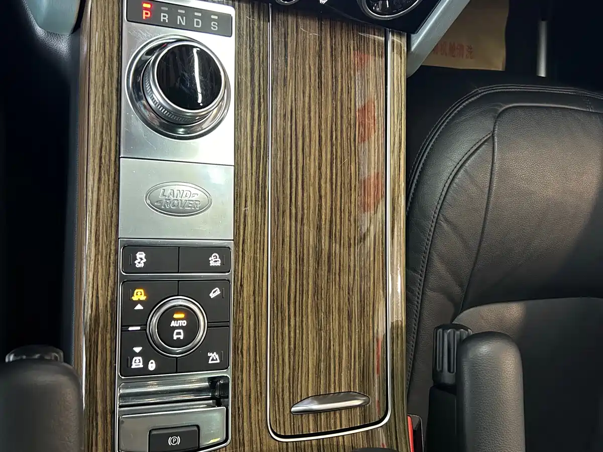 Land Rover Range Rover 2019 3.0 SC V6 Golden Age Edition фото 8