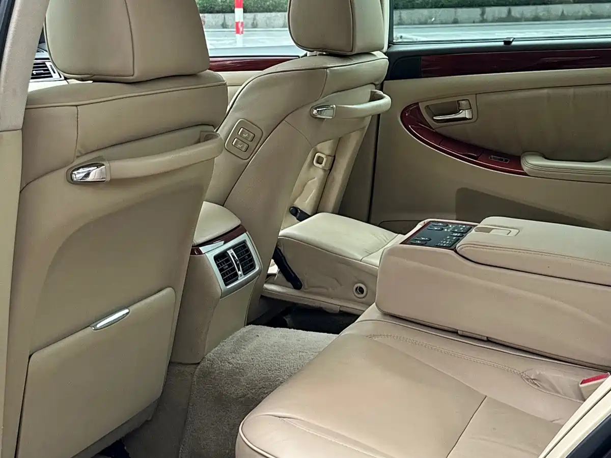 Hongqi Hongqi盛世 2008 2009 Model 3.0L Premium